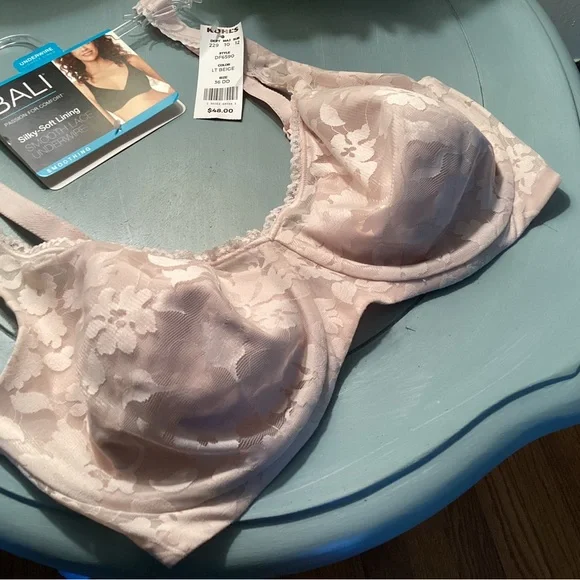 Bali Floral Lace Underwire Bra in Cream NWT 36DD - Picture 2 of 6